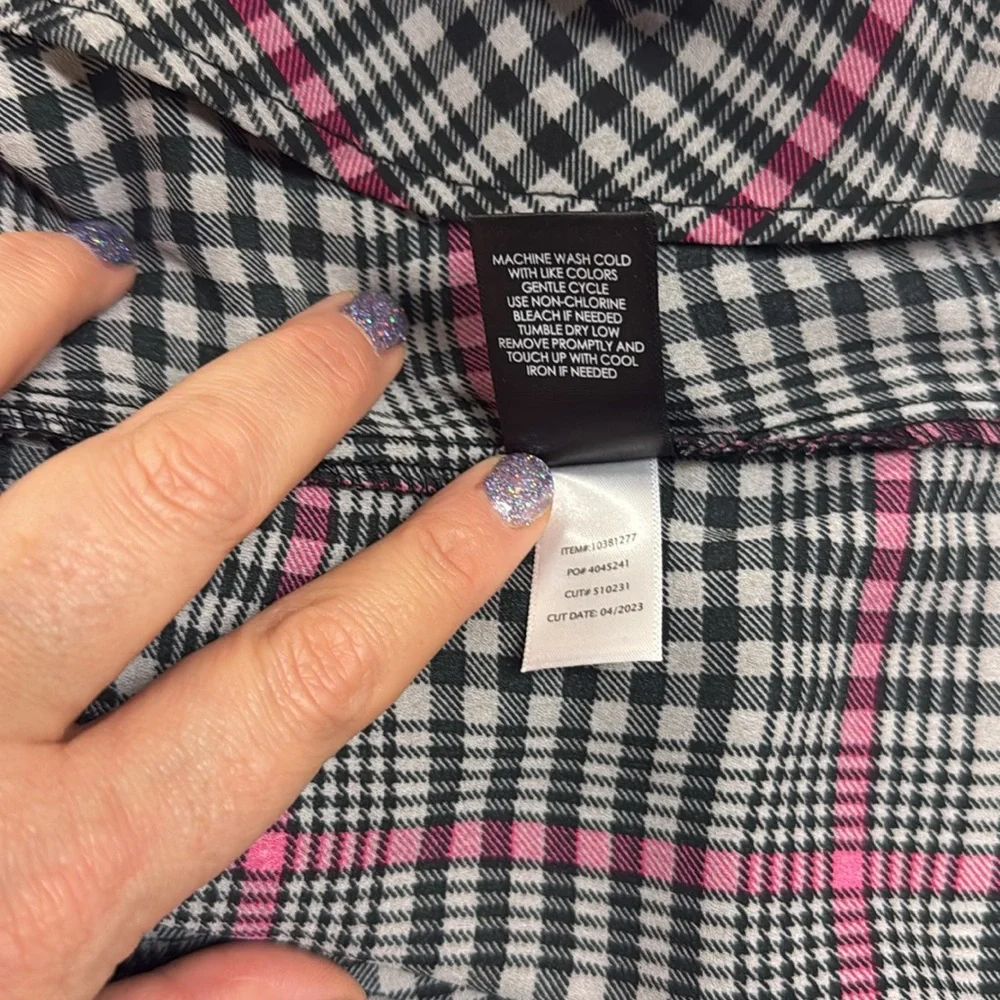 Torrid: Harper Georgette Pullover 3/4 Sleeve - Picture 13 of 14
